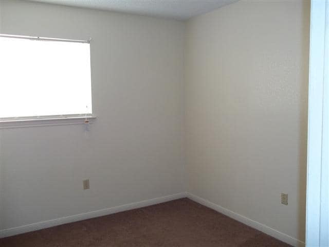Building Photo - 109 Bridle Dr