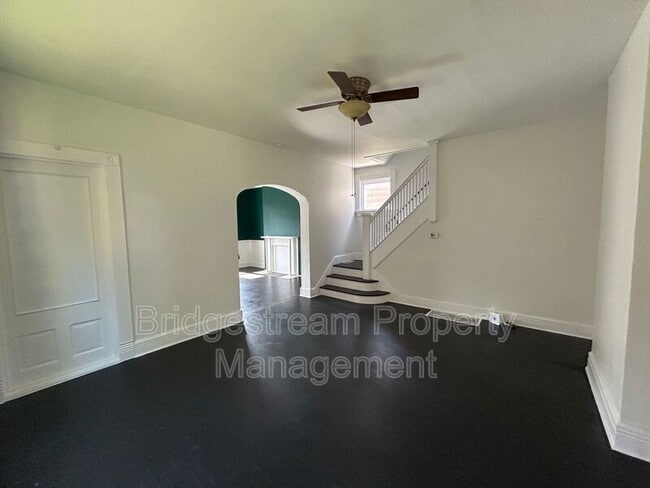 Building Photo - 266 McClure St
