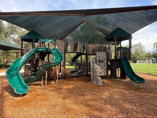 Building Photo - 2742 Birchcreek Dr