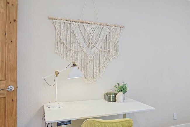 Building Photo - 2368 County Road 852-SI ID1055509P