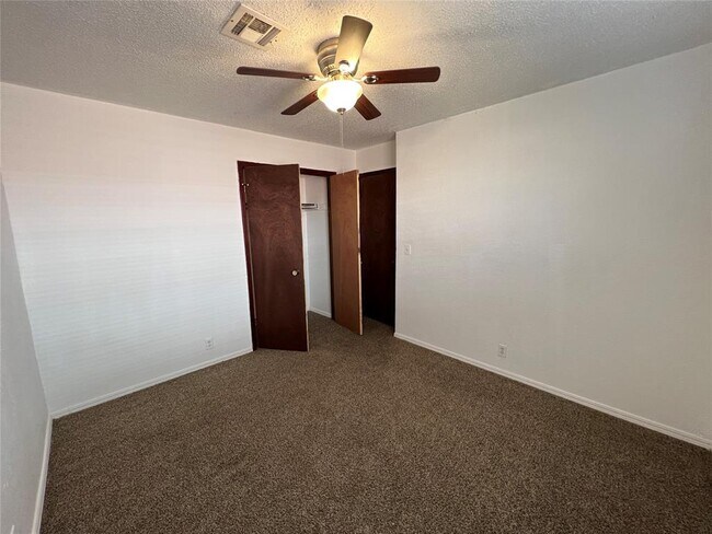 Building Photo - 1017 S Neptune Rd