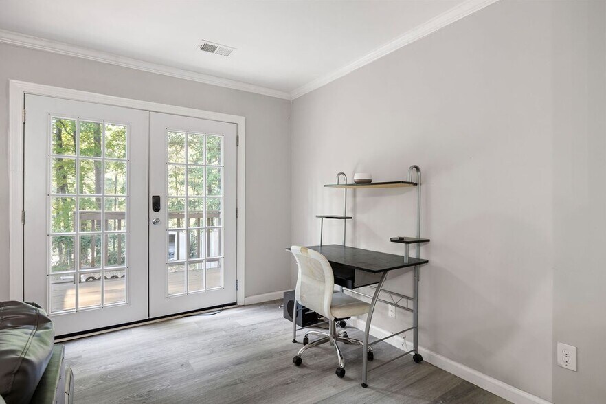 Building Photo - 1871 Grant Ct