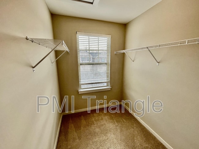 Building Photo - 412 Shakespeare Dr