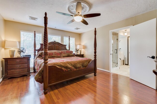 Building Photo - 13206 Chriswood Dr