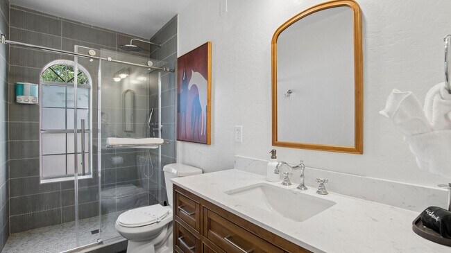 Building Photo - 2929 N 55th Pl