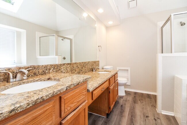 Building Photo - 1109 Buckeye Dr
