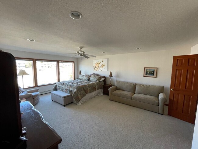 Building Photo - Large fully furnished beautiful home w/ boat dock avail. for a longterm lease or seasonal lease! ...