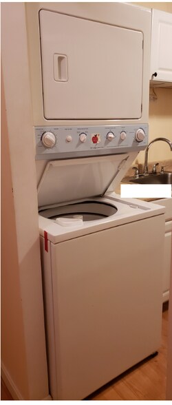 Building Photo - 310 Brook Village Rd