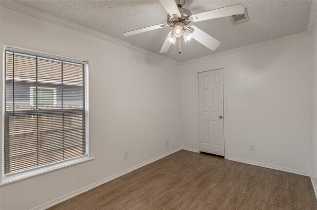 Building Photo - 145 Varsity Drive