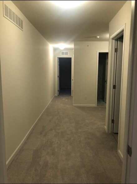 Building Photo - 314 Ridgewood Dr