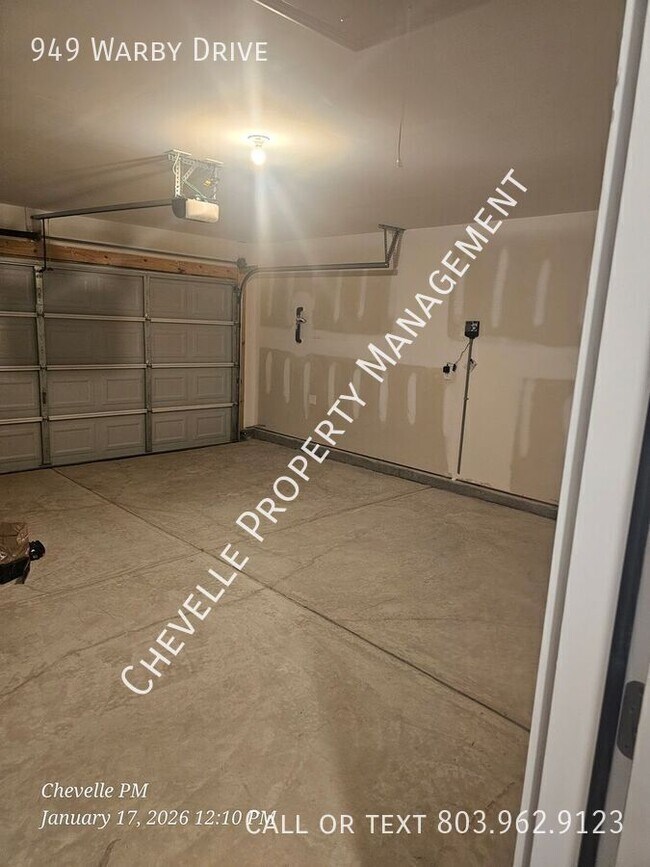 Building Photo - 949 Warby Dr