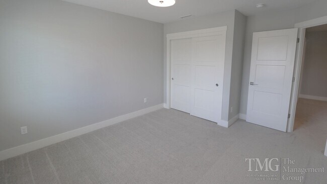 Building Photo - Beautiful 3BD Home in Orchards with Modern, Thoughtful Finishes & a Fenced Yard!