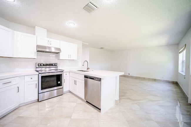 Building Photo - 7261 Nautica Way