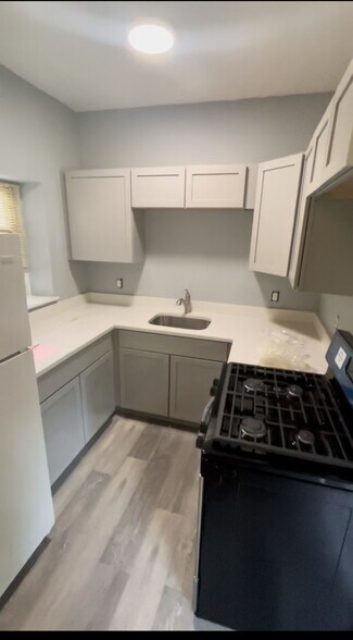 Building Photo - 1372 Bunts Rd