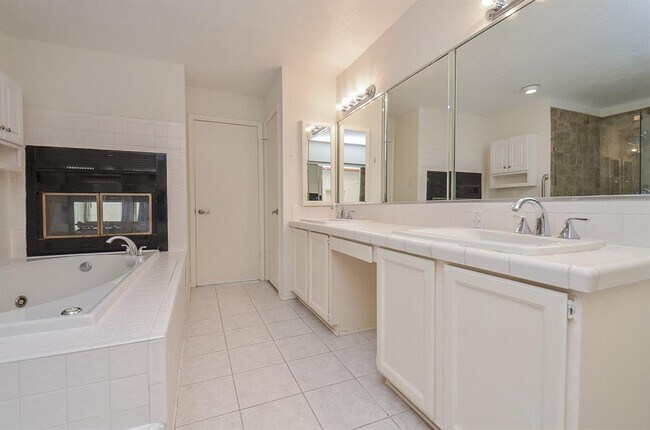 Building Photo - 12707 Sandri Ln