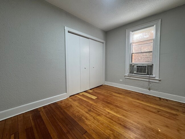Building Photo - 2052 N Dayton St