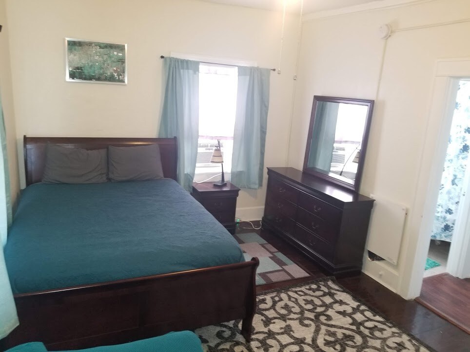 Building Photo - 524 Dr MLK Jr St S