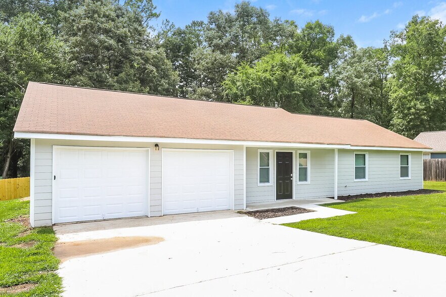 Building Photo - 4741 Cedar Lake Dr SE