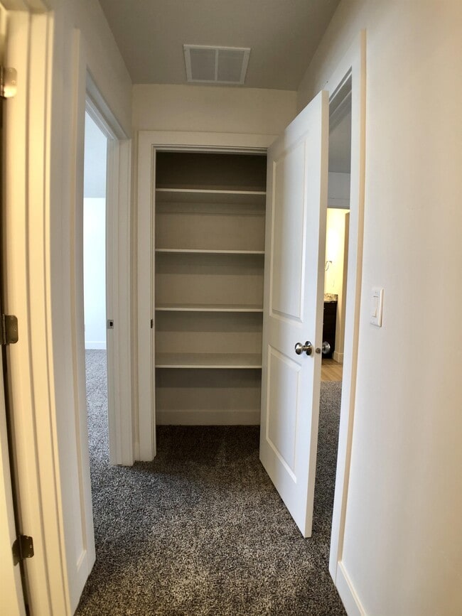 Building Photo - 437 S 1400 E