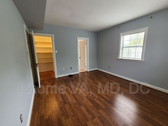 Building Photo - 1805 Key Blvd