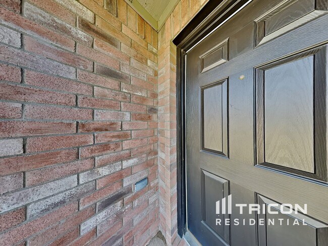 Building Photo - 6621 Swainson Trail