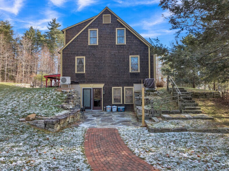 Building Photo - 73 Champeaux Rd