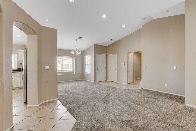 Building Photo - Adorable single story in a gated community!