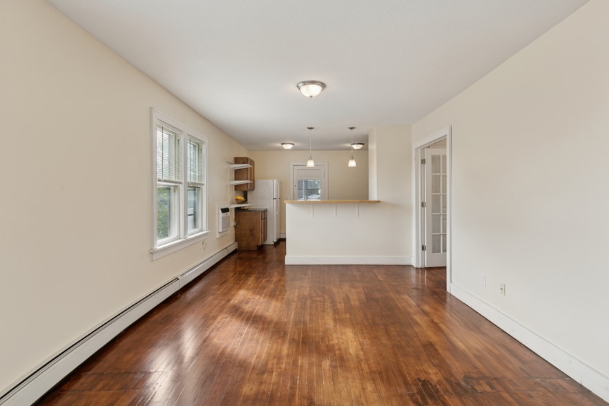 Building Photo - 3242 Hayes St NE