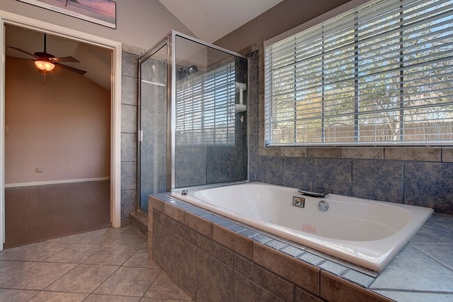 Building Photo - Elegant Pflugerville Home with Comfortable Living Spaces