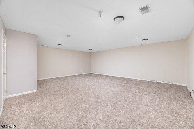 Building Photo - 902 Wendover Ct