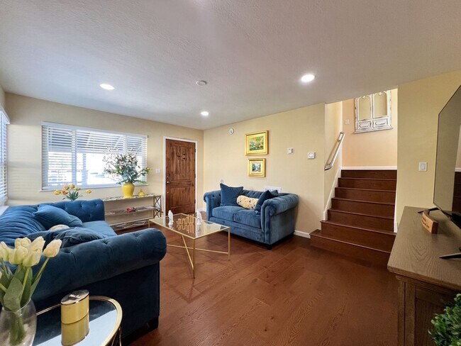 Building Photo - Beautifully Updated, Fully Furnished Napa Home Near Downtown