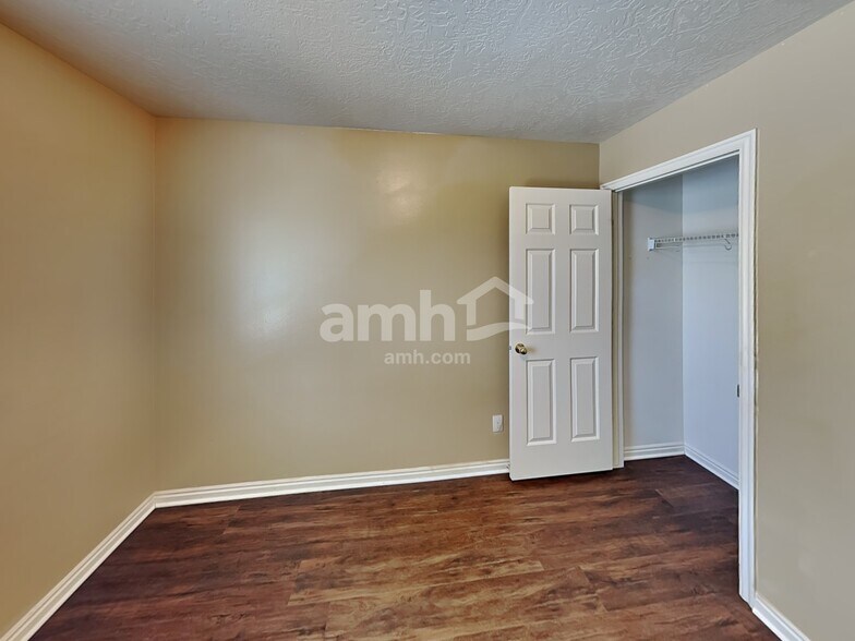 Building Photo - 252 S 540 W