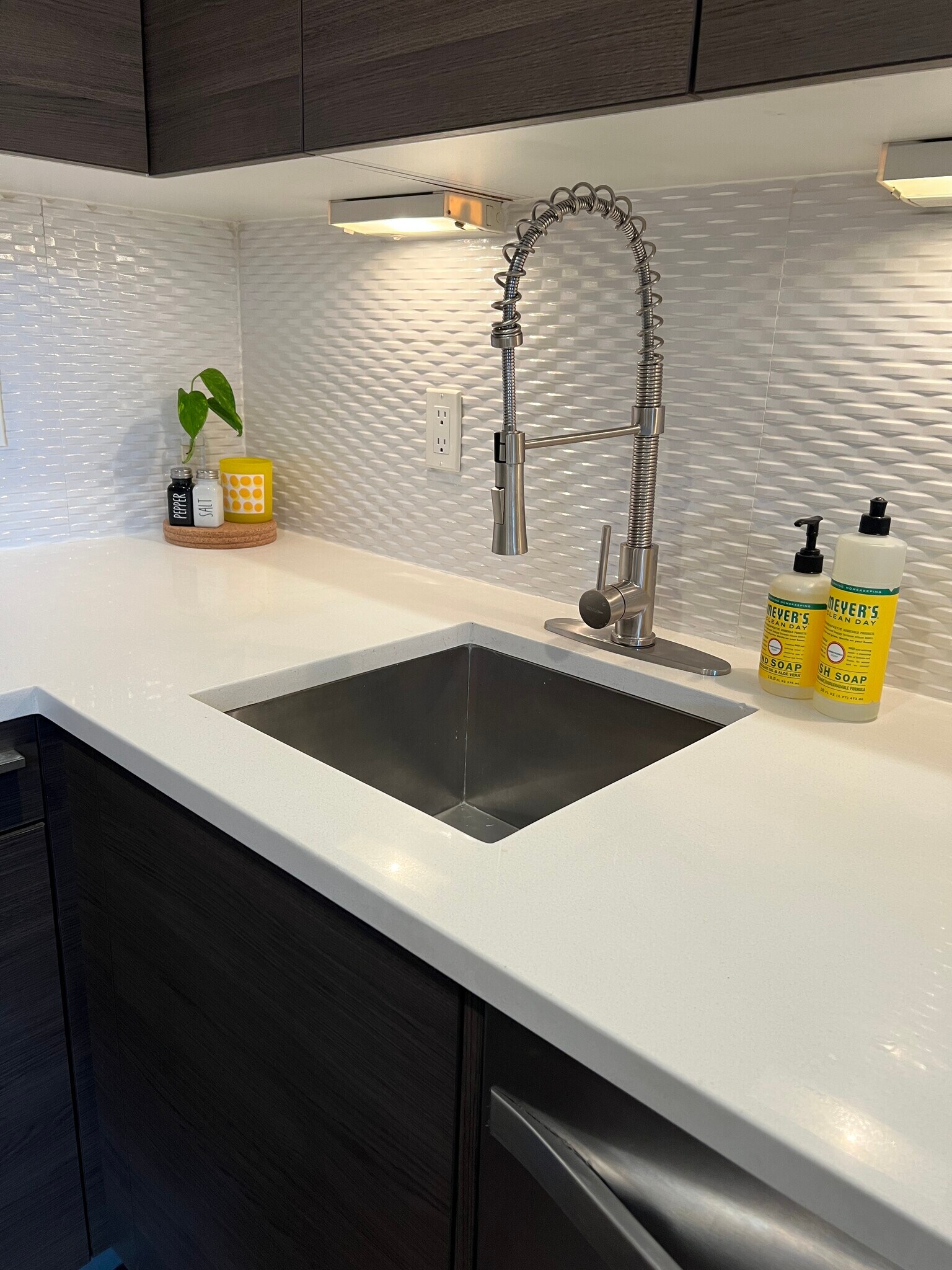 Kitchen sink - 3606 Rock Creek Church Rd NW