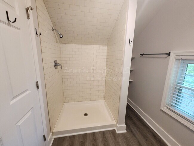 Building Photo - 2663 Blount St