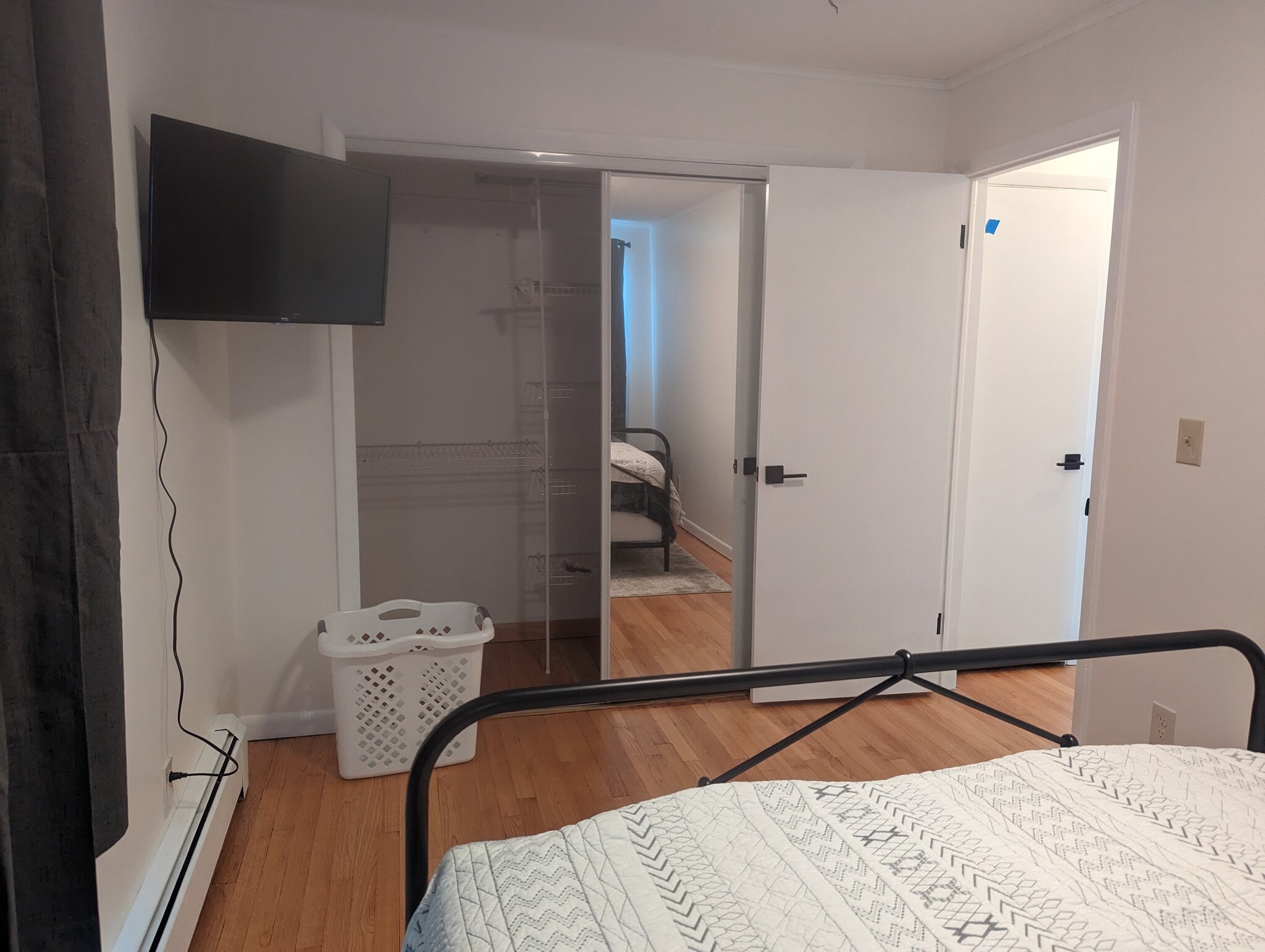 Building Photo - 212 Dewey St