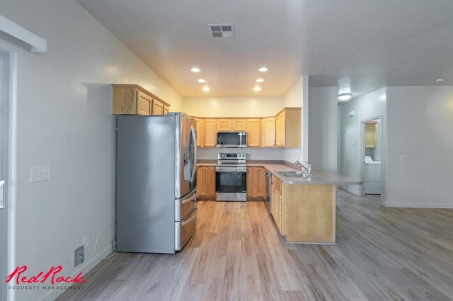 Building Photo - 484 N 2480 W