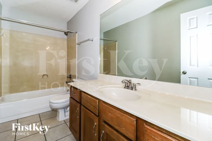 Building Photo - 7740 Shadow Bend Ln