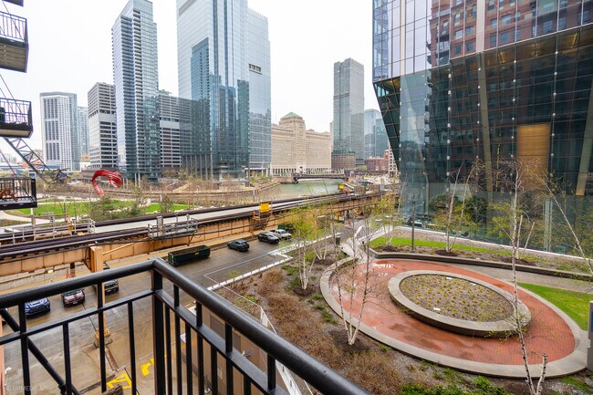 Building Photo - 165 N Canal St