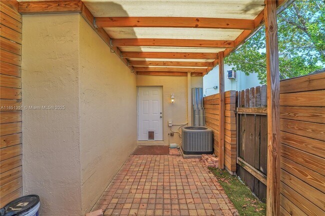 Building Photo - 7210 NW 174th Terrace