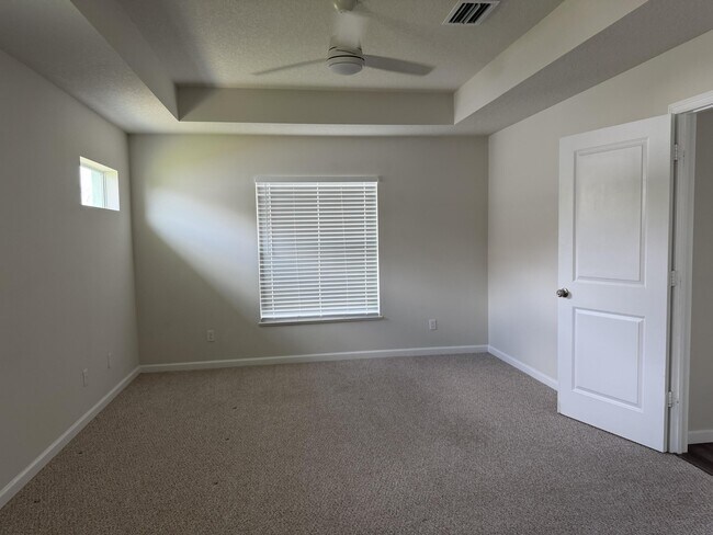 Building Photo - 4634 SW Athena Dr