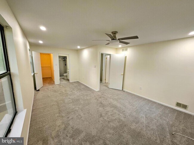Building Photo - 2 Goshawk Ct