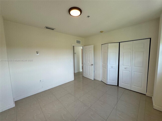 Building Photo - 529 NE 62nd St
