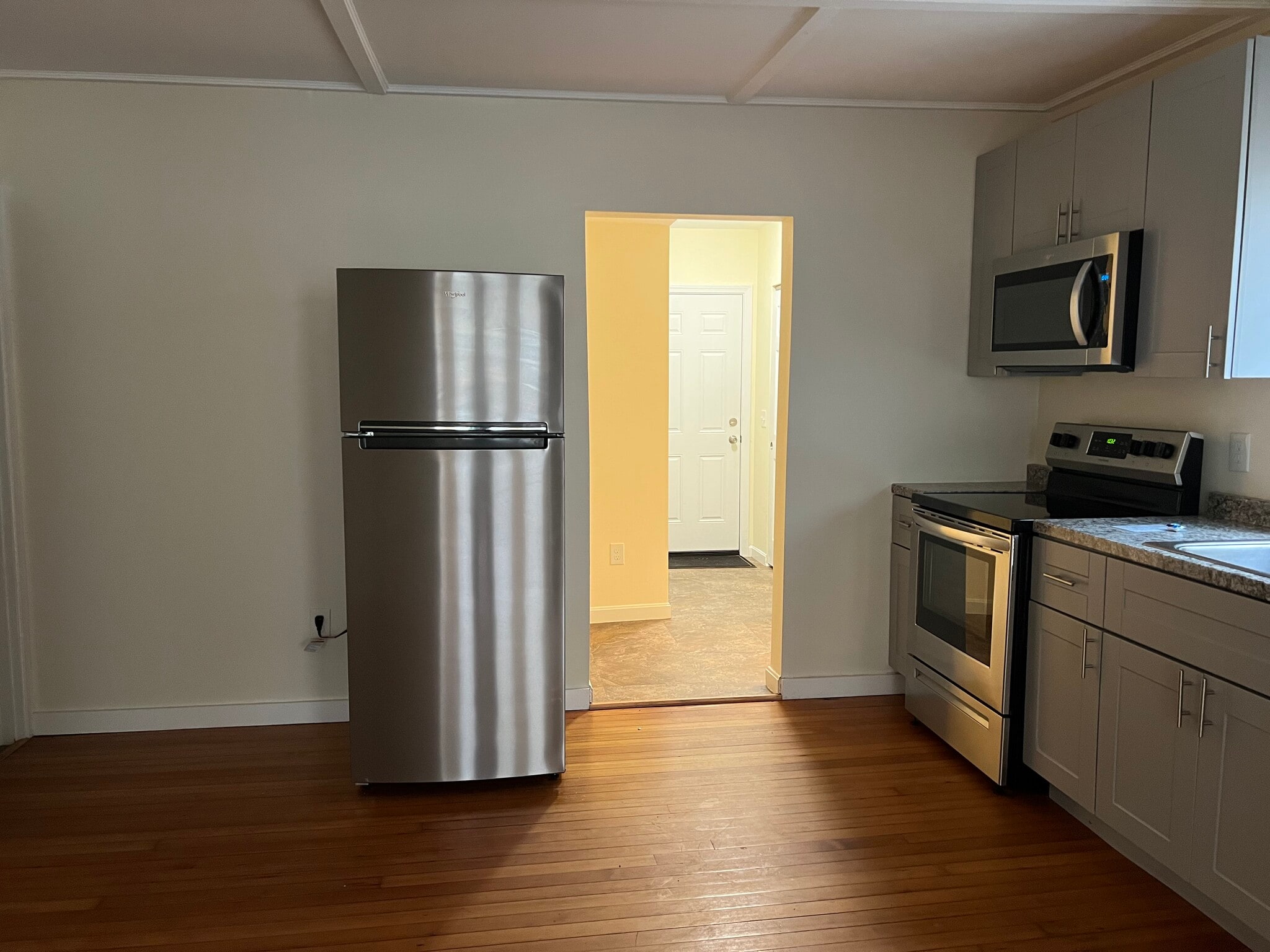 Kitchen to laundry - 682 Tyler St