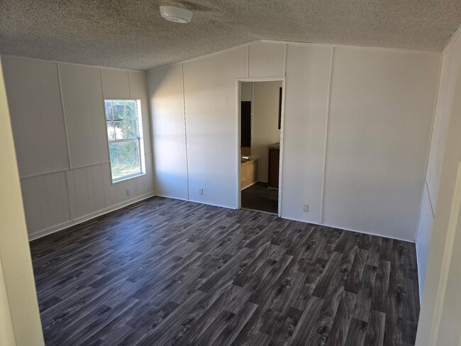 Building Photo - 926 Hollywood Dr