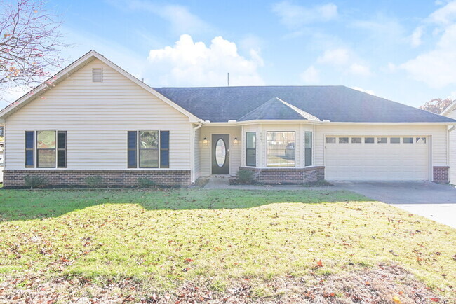 Building Photo - 6801 Bramble Ln