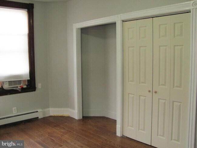 Building Photo - 516 Morgan Ave