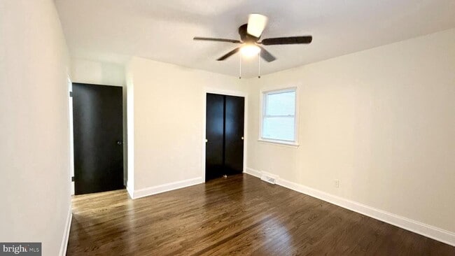 Building Photo - 115 Gloucester Ave