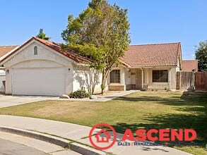 Building Photo - Lovely Home In Southwest Bakersfield!