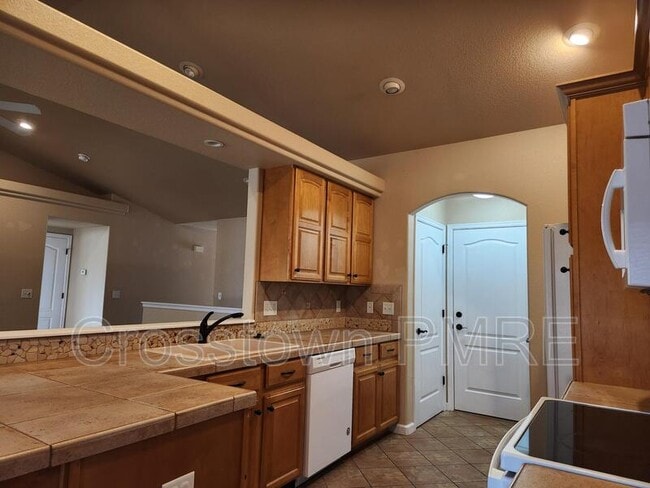 Building Photo - 157 Beacon Way