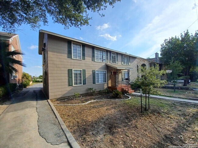 Building Photo - 710 W French Pl